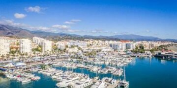 Aparece el cuerpo sin vida de un submarinista en la costa de Estepona