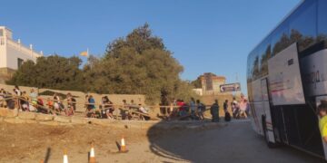 Casares renueva el contrato de arrendamiento de la nueva zona de  aparcamiento del Colegio Blas Infante