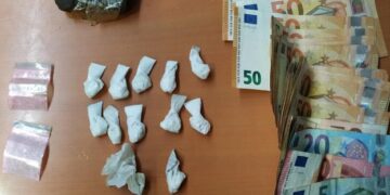 Dos detenidos en Marbella por conducir sin permiso y con varias papelinas de cocaína