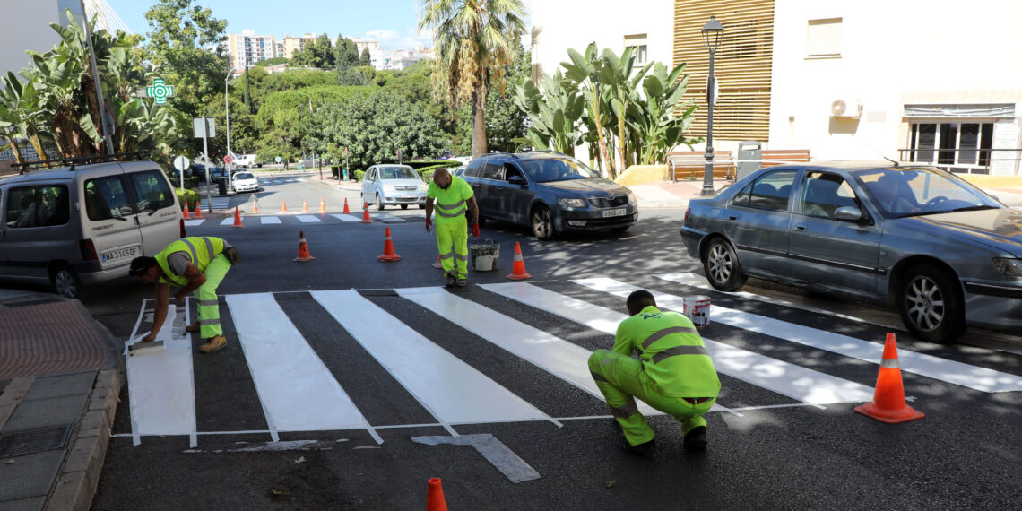 Marbella desarrolla un plan de señalización en el barrio de Santa Marta para incrementar la seguridad vial