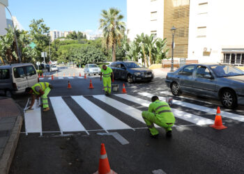 Marbella desarrolla un plan de señalización en el barrio de Santa Marta para incrementar la seguridad vial