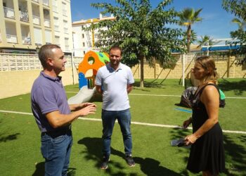 Nuevo suelo para el patio de la Escuela Infantil de Sabinillas