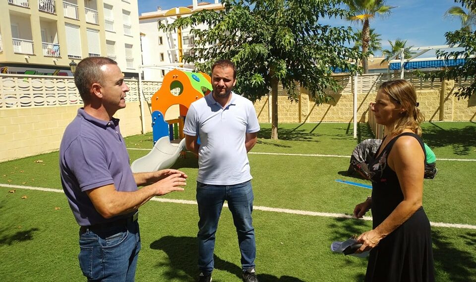 Nuevo suelo para el patio de la Escuela Infantil de Sabinillas