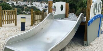 Finaliza en estos días la instalación del parque del puerto de Ronda en Casares