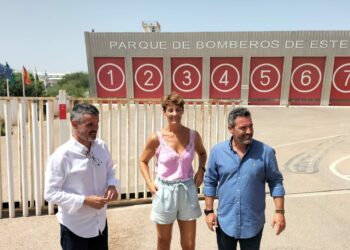 El PSOE de Estepona acusa al PP de abandonar a Bomberos de Estepona y recurrir a los de Marbella