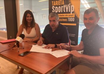 Usuarios del centros de mayores no pagarán tasa de matrícula en Palacio de Deportes de Benalmádena