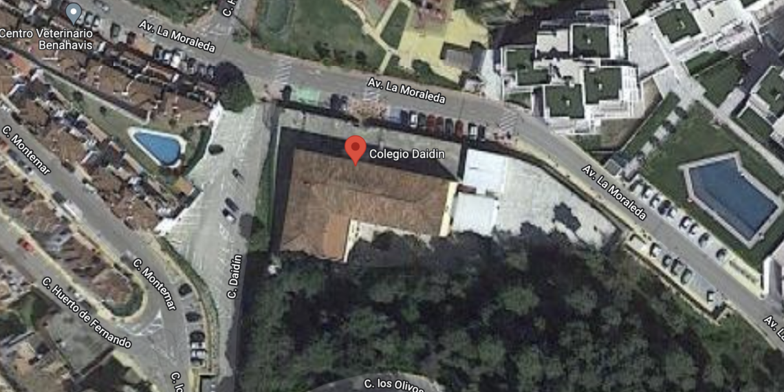 Benahavís acuerda con la Junta construir un edificio para uso docente junto al CEIP Daidín