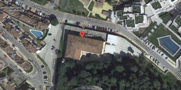 Benahavís acuerda con la Junta construir un edificio para uso docente junto al CEIP Daidín