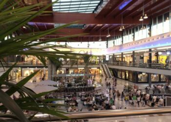 Los centros comerciales recuperan en el primer semestre de 2022 las ventas de antes de la pandemia
