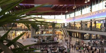Los centros comerciales recuperan en el primer semestre de 2022 las ventas de antes de la pandemia