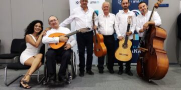 El Grupo de Fandango de Casares interpreta el Himno de Andalucía en la Apertura del Curso Académico
