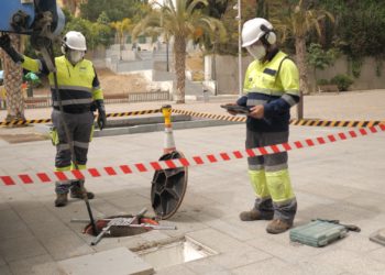 Hidralia intensifica las labores de limpieza de imbornales en Marbella de cara a la época de lluvias