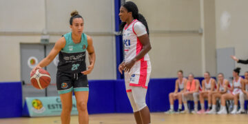 Baxi Ferrol se lleva un encuentro en el que el CAB Estepona demuestra poder competir a cualquiera