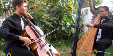 El Dúo Axarquía ofrece un concierto de arpa y violonchelo en el Centro Cultural Padre Manuel