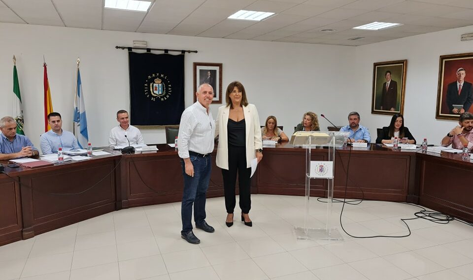 La nueva concejala popular Juana Ortiz completa la Corporación Municipal de Manilva
