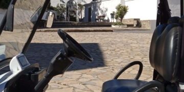 Casares amplía los servicios municipales para facilitar las visitas al cementerio