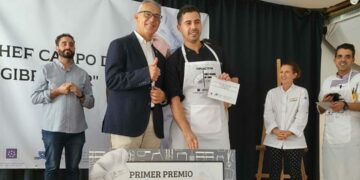 Guillermo Collado, vecino de Secadero, recibe el premio es ganador del I Concurso chef del campo de Gibraltar.