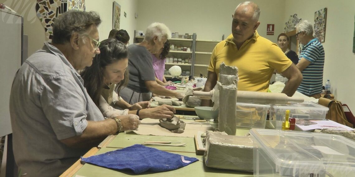 Comienza el taller de cerámica “Somos natura” en Manilva