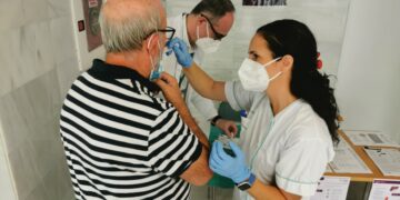 El Hospital Costa del Sol realiza una campaña para informar sobre la hepatitis C, su diagnóstico y tratamiento