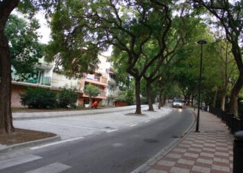 Solucionan el problema de circulación de la calle Juan Alameda y habilita 17 plazas de aparcamiento