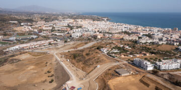 Las obras del «Camino de las Mesas», en Estepona, al 75% de su ejecución