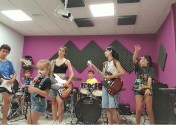 La Escuela Municipal de Música Moderna de Casares comienza el curso con más de 60 alumnos