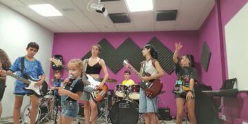 La Escuela Municipal de Música Moderna de Casares comienza el curso con más de 60 alumnos