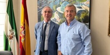 Caja Rural del Sur y Ayuntamiento de Estepona colaborarán en servicios financieros y de recaudación de tributos
