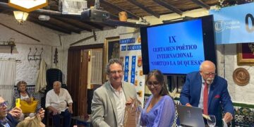 La poeta casareña Estefanía Torres, premiada en un Certamen Internacional