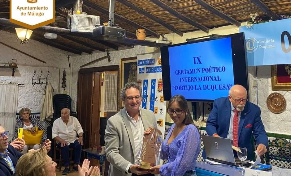 La poeta casareña Estefanía Torres, premiada en un Certamen Internacional