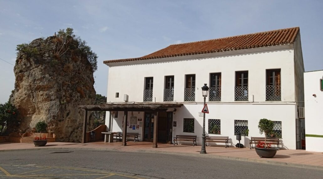 Casares licita las obras para reformar el centro de mayores del «Peñón Roao»