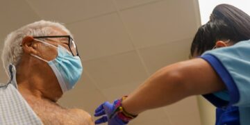 Andalucía comienza mañana la vacunación contra la gripe y la cuarta dosis Covid