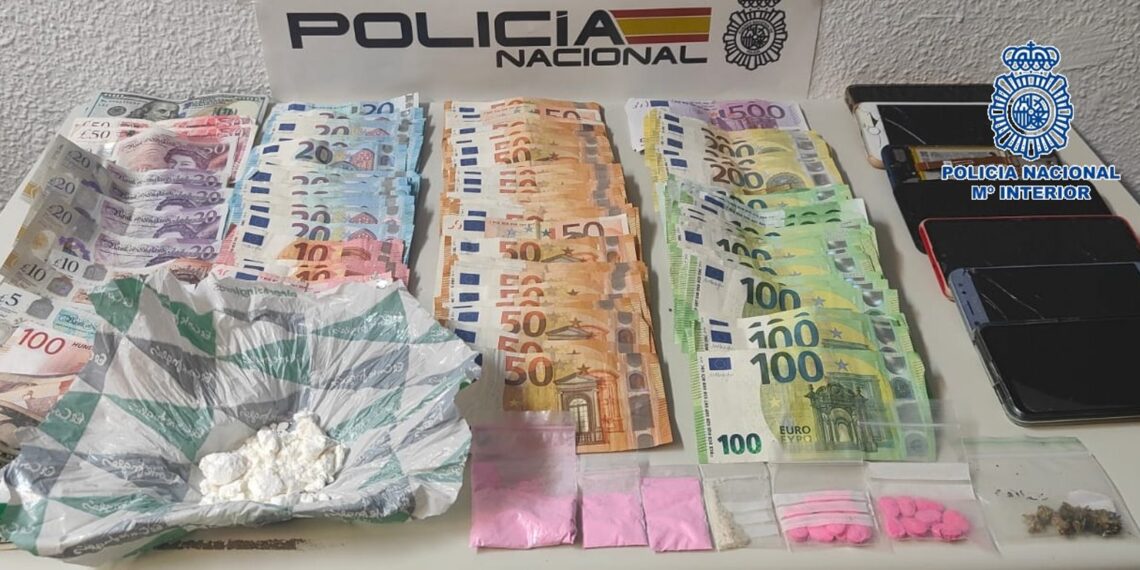 Dos detenidos por tráfico de drogas y cohecho al ofrecer a agentes 10.000 euros para eludir arresto en Marbella
