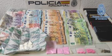 Dos detenidos por tráfico de drogas y cohecho al ofrecer a agentes 10.000 euros para eludir arresto en Marbella