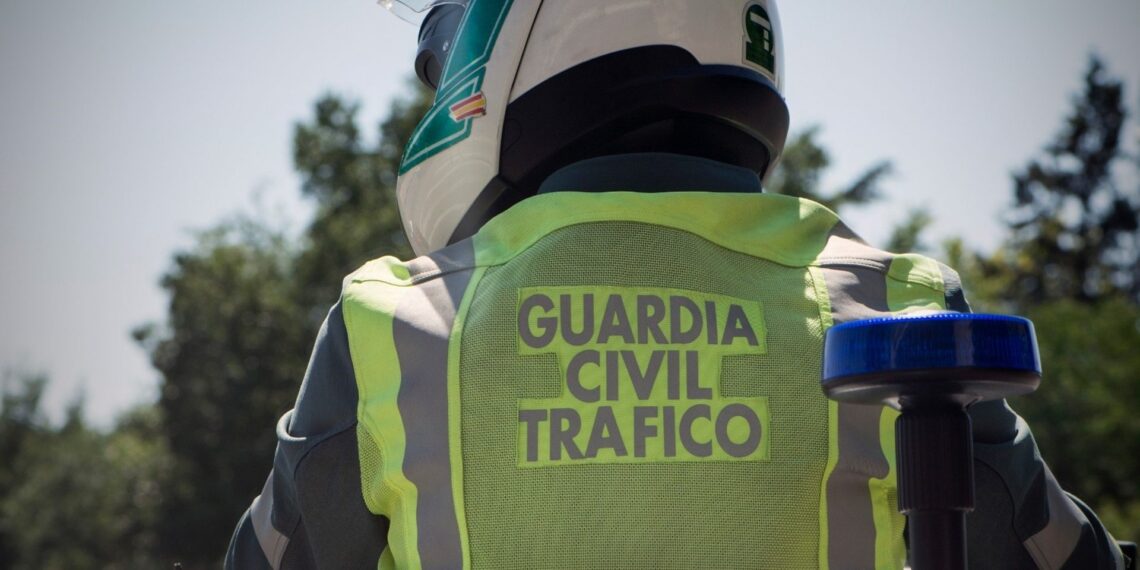 Cuatro personas heridas en dos accidentes provocados por una vaca en la autovía A-92 en Archidona