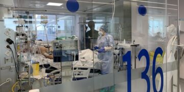 Málaga vuelve a contabilizar pacientes en UCI con COVID y notifican nueve fallecidos