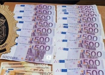 Detienen a un hombre en Torremolinos por robar un maletín del interior de un vehículo