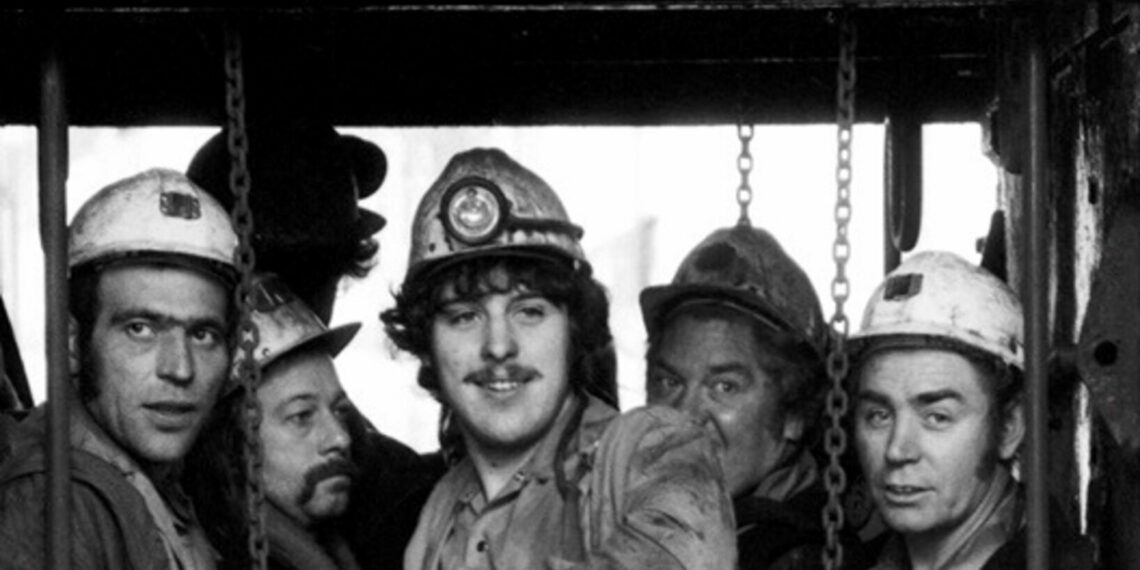 El Ateneo de Málaga deja paso a la fotografía en blanco y negro de John H. Attwater