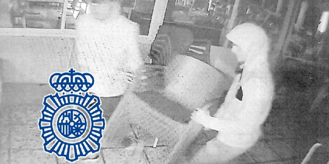Dos detenidos por robar cerca de 300 sillas en bares de Fuengirola y Mijas