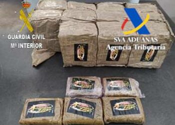 Encuentran 60 tabletas de hachís dentro de una campana extractora procedente de Estepona