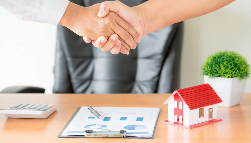 La firma de hipotecas sobre viviendas acelera su avance en agosto al 10,5%, con más de 36.000 préstamos