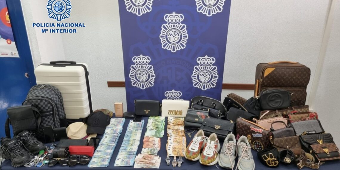 Tres detenidos tras caer un grupo criminal especializado en robos con fuerza en domicilios