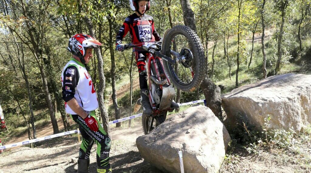70 pilotos se darán cita en Estepona en el X Trial Los Pedregales