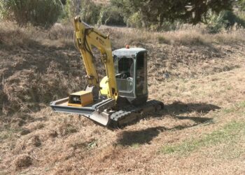 Comienzan los trabajos de limpieza de arroyos y el río Manilva