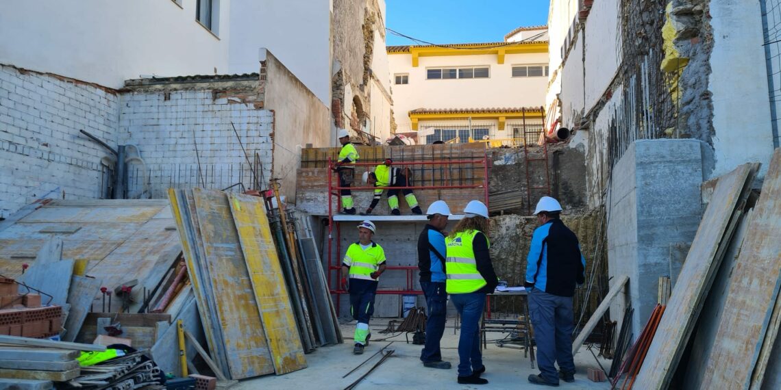 Continúan las obras en el pasaje entre calle Jimena y la circunvalación