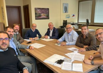 Manilva insiste en la regeneración de la playa del Castillo y la ampliación de la concesión de Chiringuitos