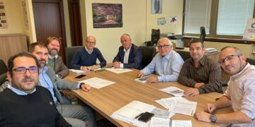 Manilva insiste en la regeneración de la playa del Castillo y la ampliación de la concesión de Chiringuitos