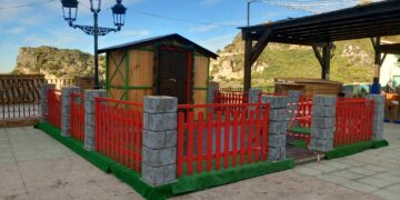 Casares disfruta este fin de semana del Poblado de Papa Noel en el Paseo de la Carrera