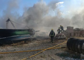 Incendio en el puerto de Málaga: no se lamentan daños personales