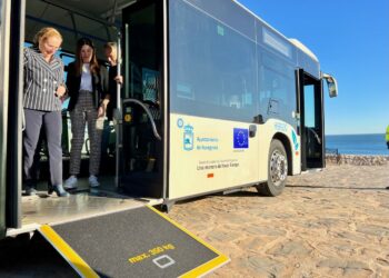 Ana Mula anuncia que el transporte urbano de Fuengirola será gratuito a partir del 1 de enero de 2023